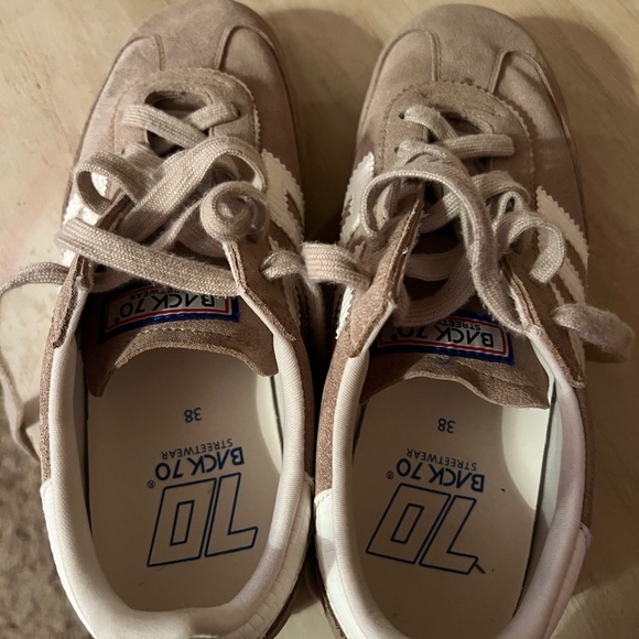 Back 70 Women's Taupe Suede Retro Runner with White Accents - Picture 2 of 4